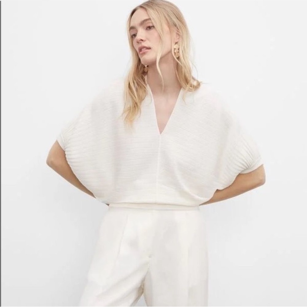 NWT Club Monaco QUARTER SLEEVE VNECK